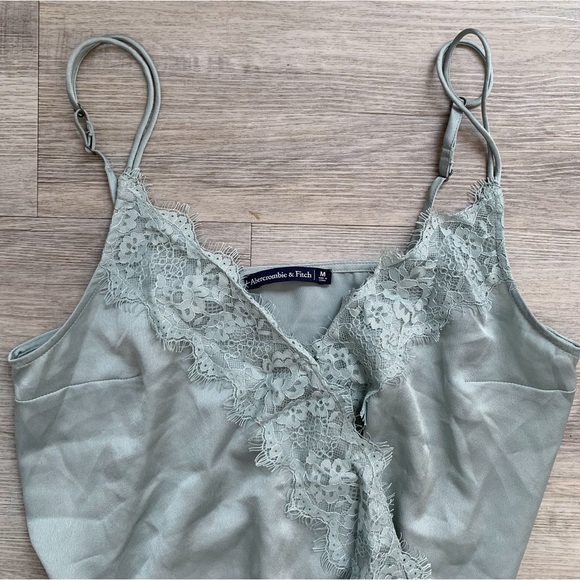 Abercrombie & Fitch Wrap Lace Cami Bodysuit M - Picture 1 of 3
